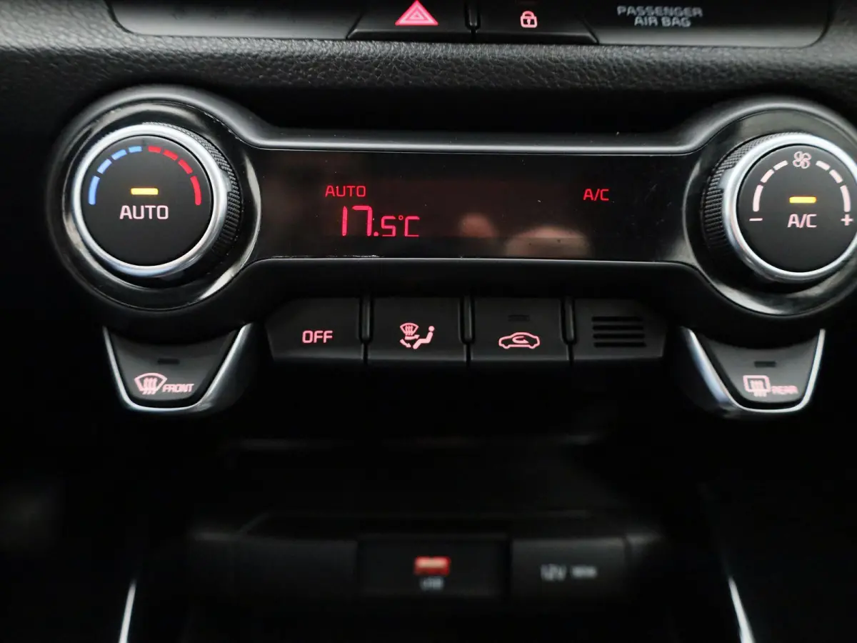 1.0 T-GDi MHEV DynamicLine | Apple Carplay / Android Auto | Navigatie | Camera | Climate Control | Cruise Control | Lichtmetalen Velgen | Parkeer sensoren