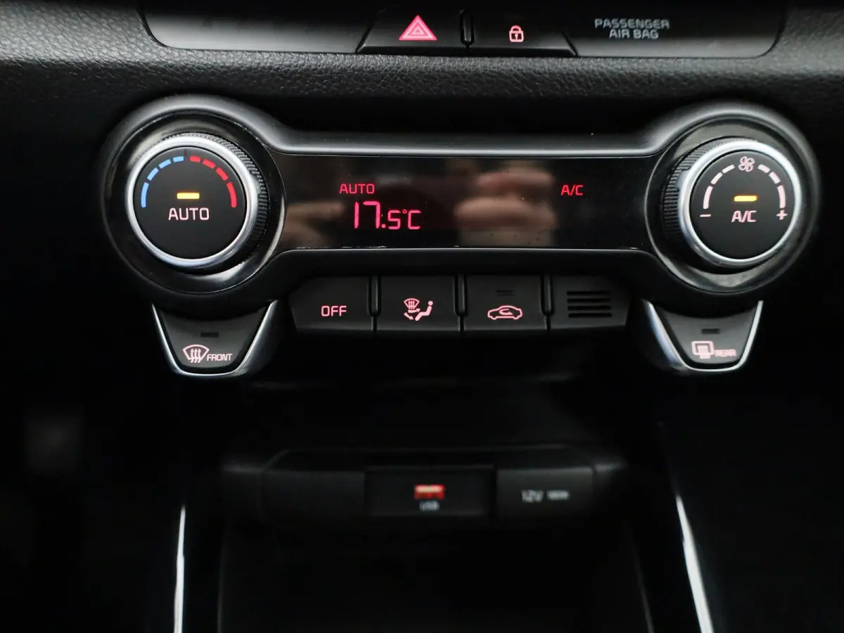 1.0 T-GDi MHEV DynamicLine | Apple Carplay / Android Auto | Navigatie | Camera | Climate Control | Cruise Control | Lichtmetalen Velgen | Parkeer sensoren