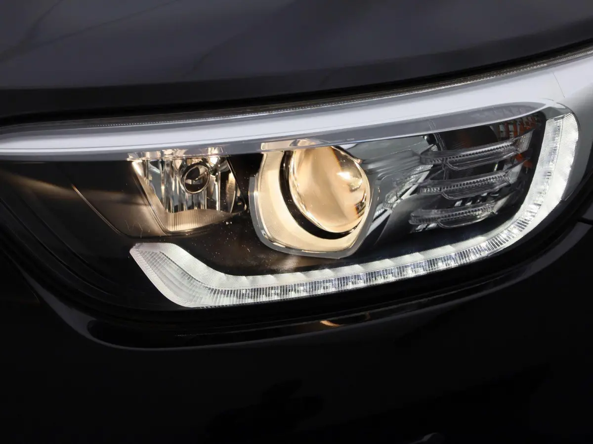 1.0 T-GDi MHEV DynamicLine | Apple Carplay / Android Auto | Navigatie | Camera | Climate Control | Cruise Control | Lichtmetalen Velgen | Parkeer sensoren