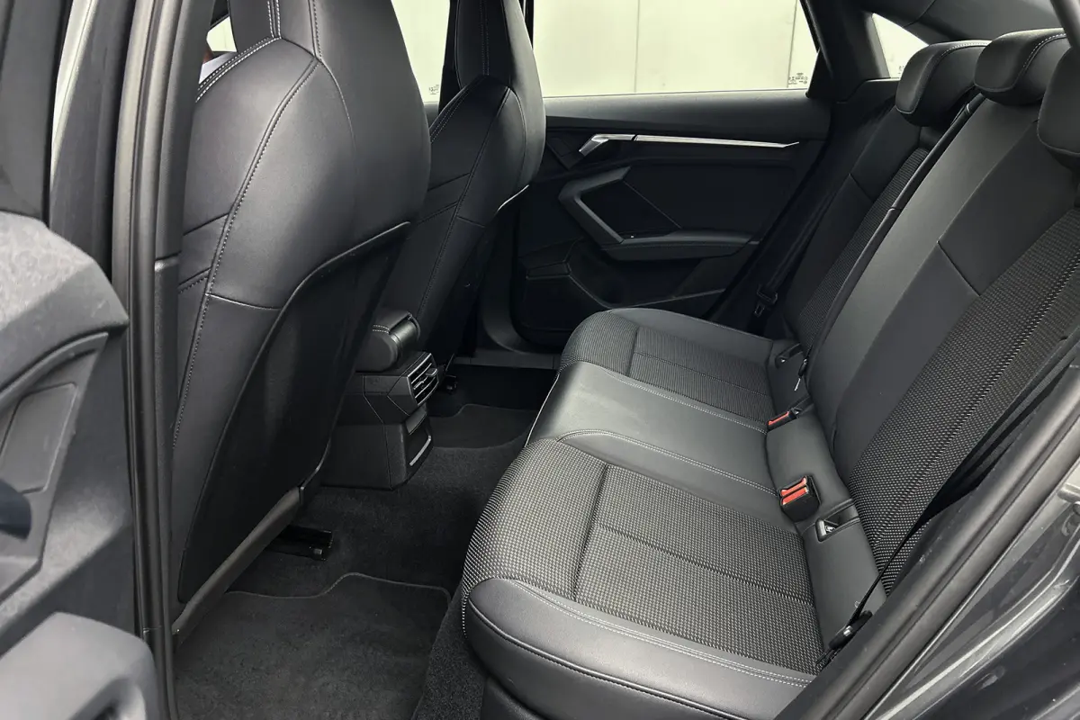 30 TFSI S-line | LED koplampen | Navigatie | Lichtmetalen velgen | Cruise control