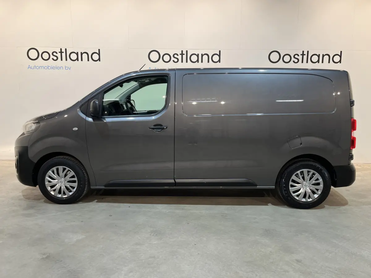 1.5 HDI L2 / Euro 6 / Airco / CarPlay / Cruise Control / Trekhaak / PDC / Navigatie / 3-Zits / 82.600 KM !!