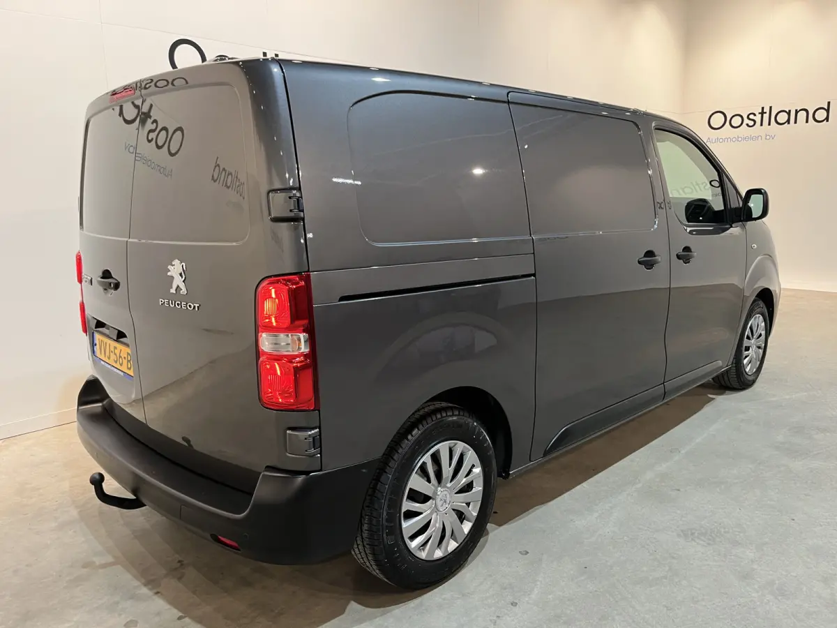 1.5 HDI L2 / Euro 6 / Airco / CarPlay / Cruise Control / Trekhaak / PDC / Navigatie / 3-Zits / 82.600 KM !!