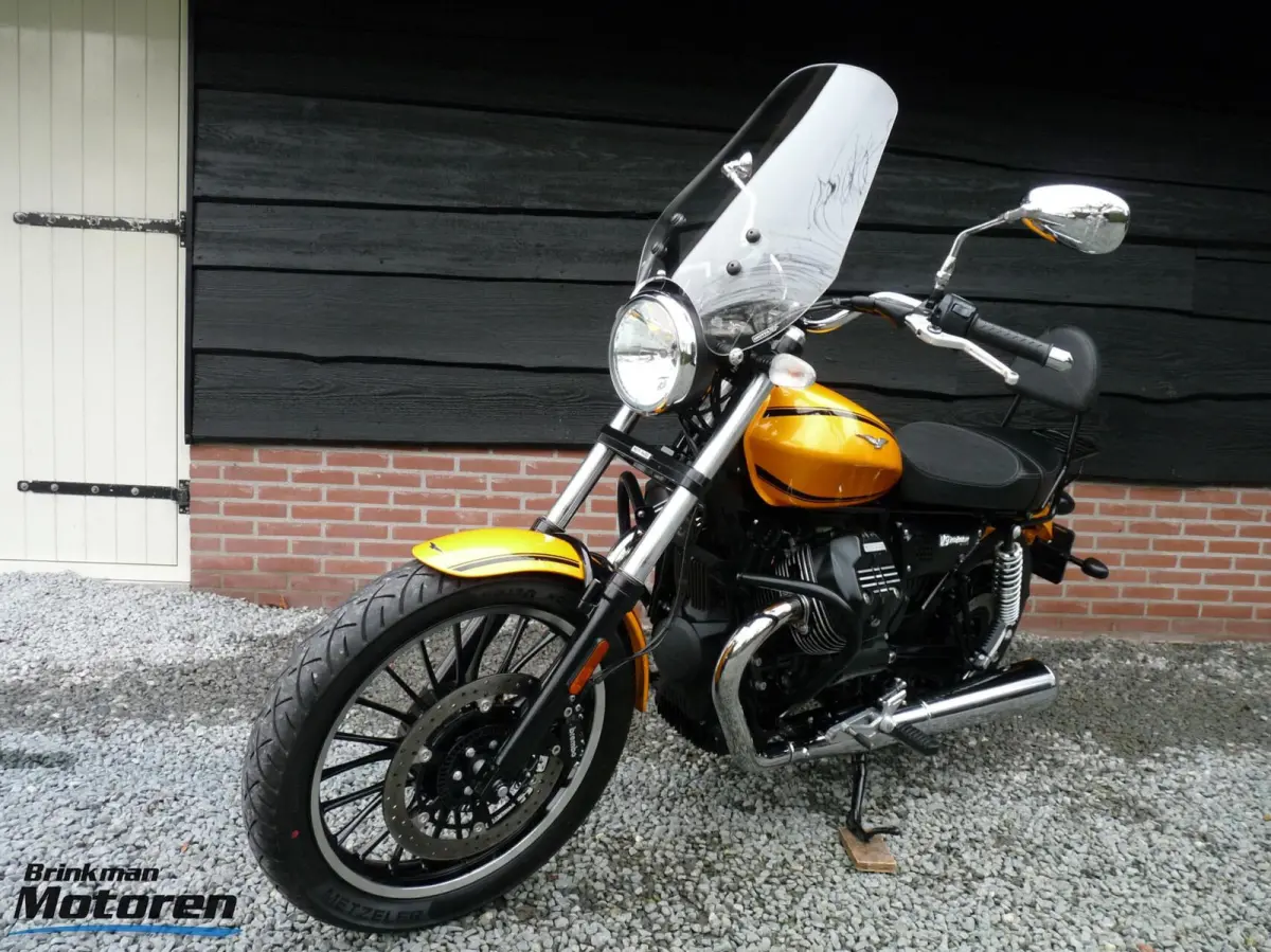 V9 Roamer
