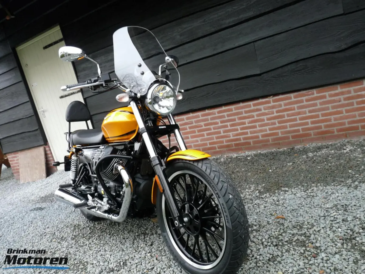 V9 Roamer