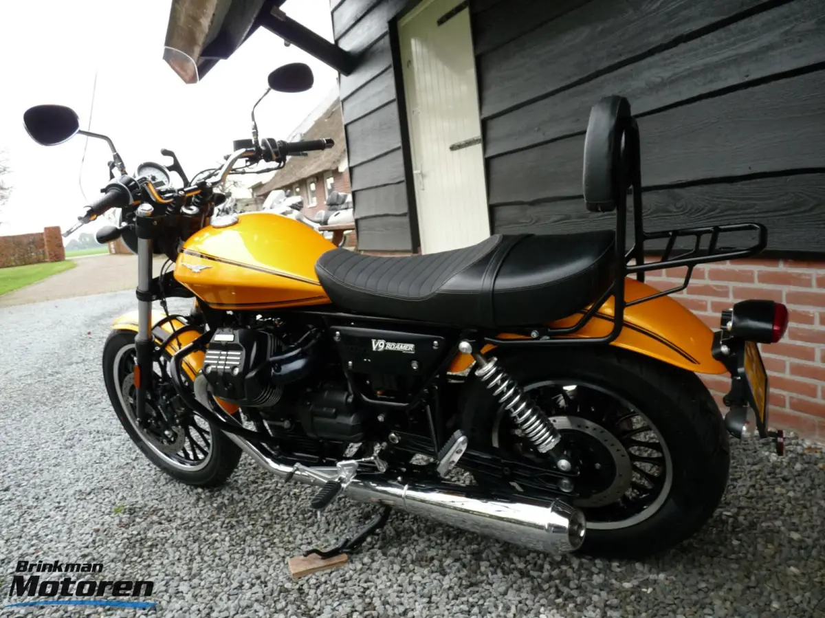 V9 Roamer