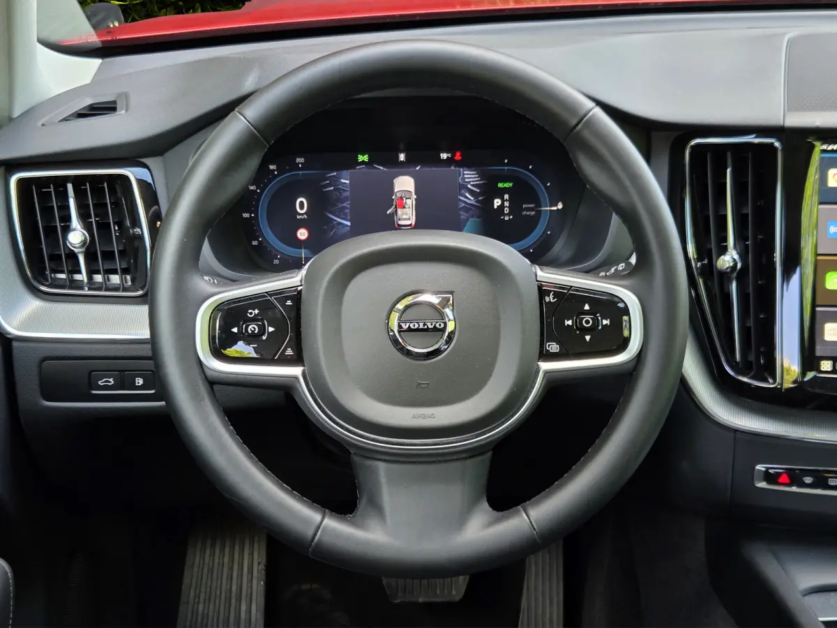 2.0 T6 Plug-in hybrid AWD Plus Dark | Trekhaak | 360 Cam | Pano | Memory | Pilot Assist