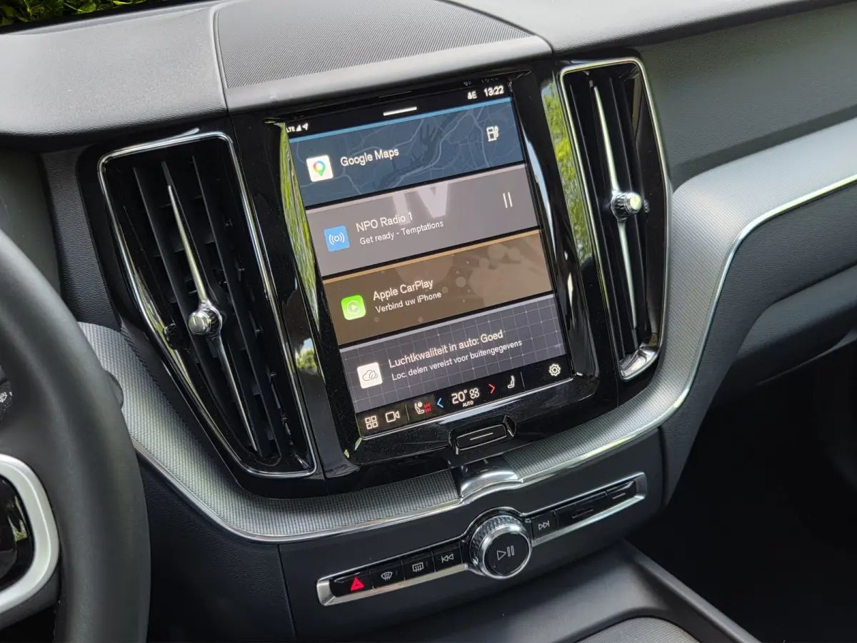 2.0 T6 Plug-in hybrid AWD Plus Dark | Trekhaak | 360 Cam | Pano | Memory | Pilot Assist