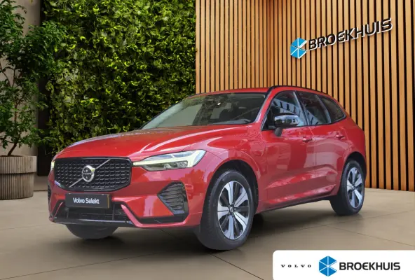 2.0 T6 Plug-in hybrid AWD Plus Dark | Trekhaak | 360 Cam | Pano | Memory | Pilot Assist