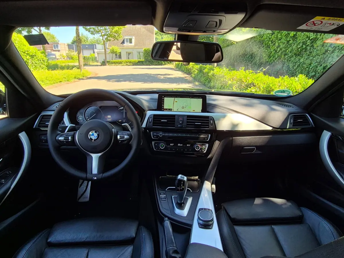 M Sport Edition Apple CarPlay Trekhaak 18inch breedset 6WB Virtual dash NAP RIJKLAAR