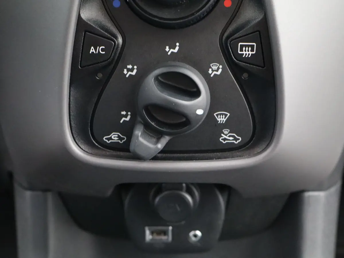 1.0 e-VTi Active | Airco | Boordcomputer | Stuurwiel multifunctioneel