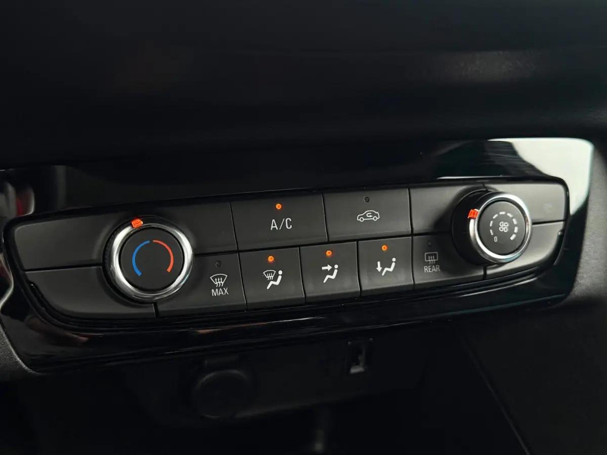 1.2 Elegance | LED | 360 Camera | Apple Carplay | Leder | Two Tone | Dode hoek sensor |