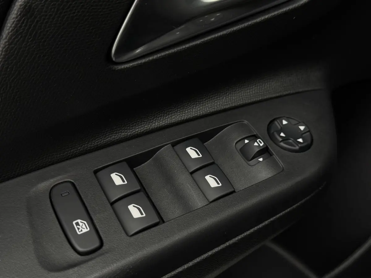 1.2 Elegance | LED | 360 Camera | Apple Carplay | Leder | Two Tone | Dode hoek sensor |