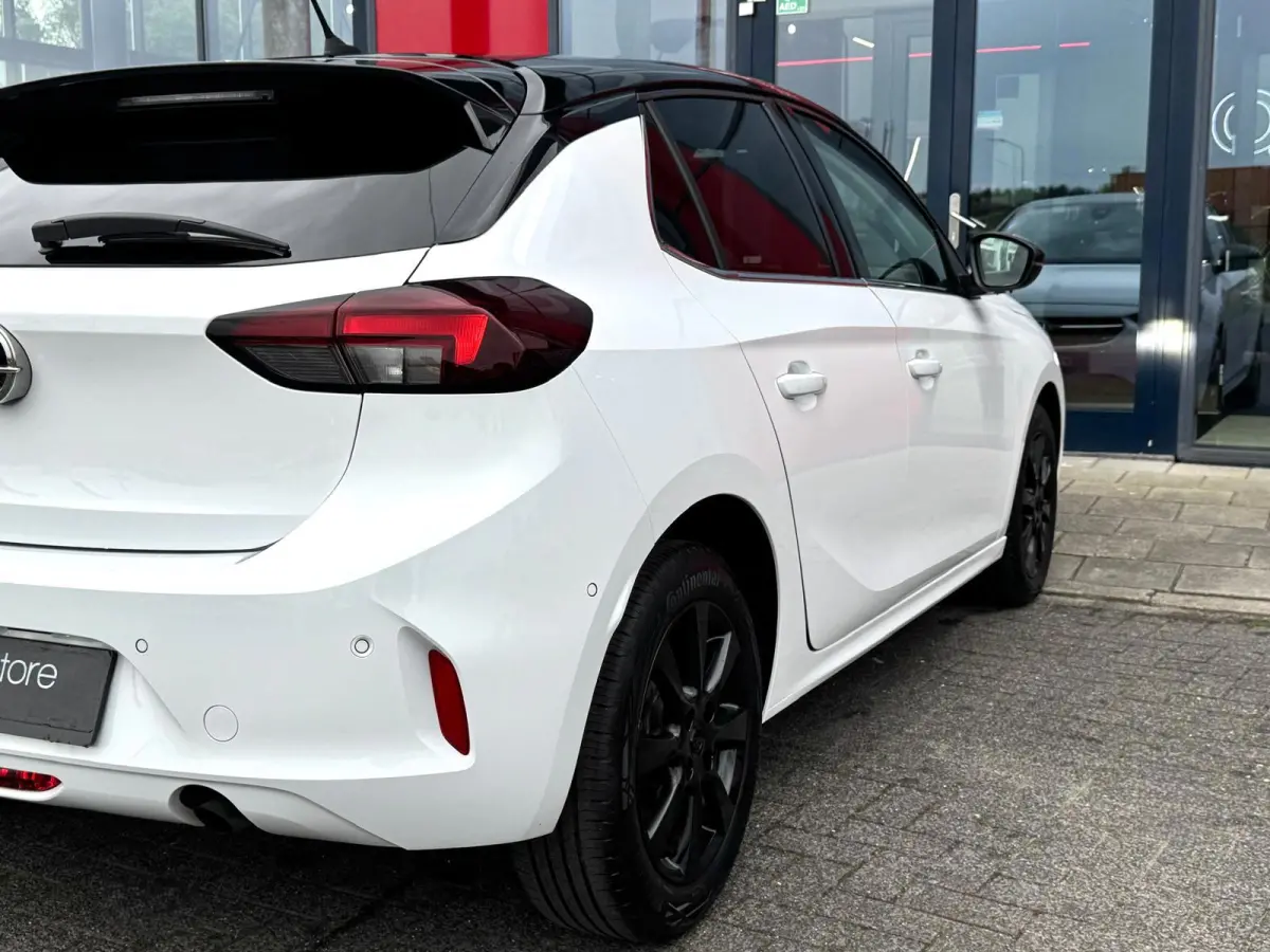 1.2 Elegance | LED | 360 Camera | Apple Carplay | Leder | Two Tone | Dode hoek sensor |