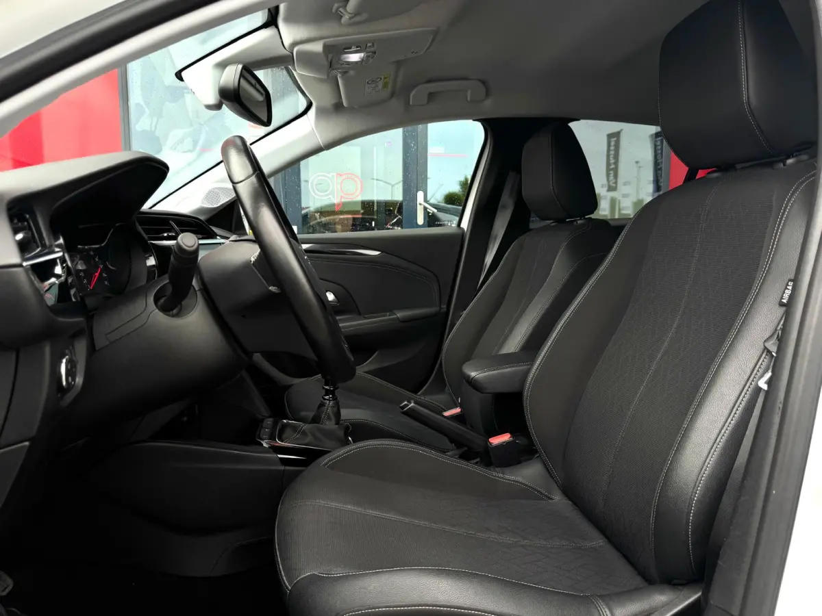 1.2 Elegance | LED | 360 Camera | Apple Carplay | Leder | Two Tone | Dode hoek sensor |