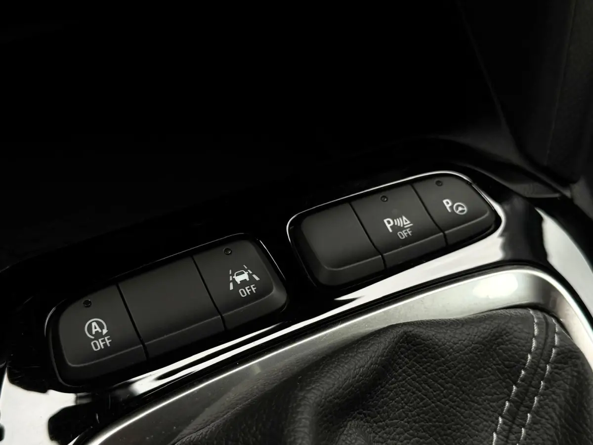 1.2 Elegance | LED | 360 Camera | Apple Carplay | Leder | Two Tone | Dode hoek sensor |