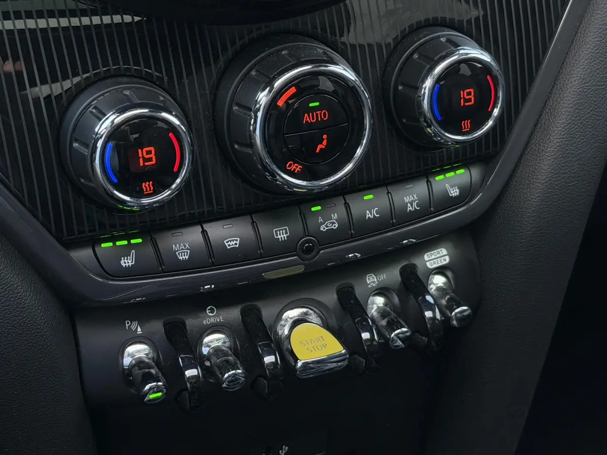1.5 Cooper ALL4 Chili | Pano-Dak/Leder/Carplay/Sfeer/Harman-Kardon/Head-Up/19-inch