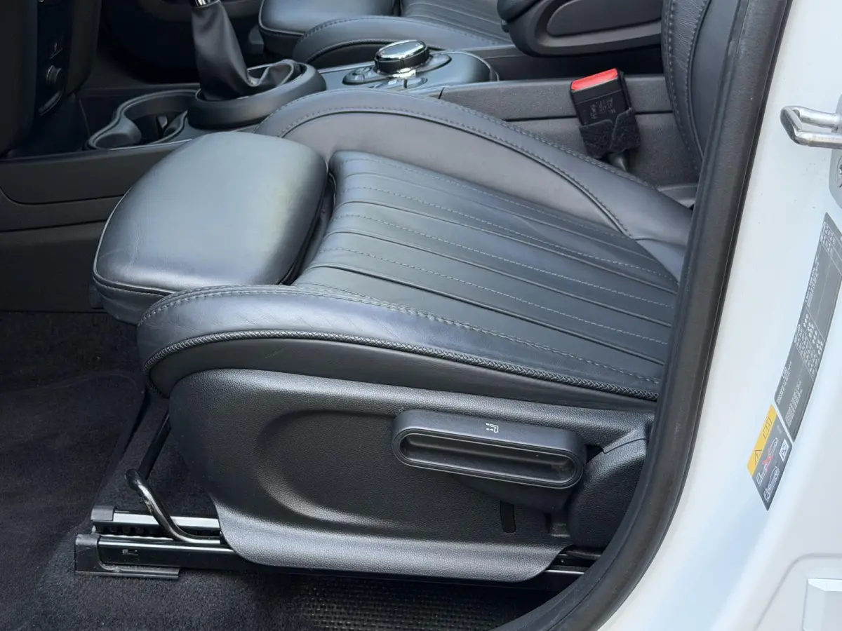 1.5 Cooper ALL4 Chili | Pano-Dak/Leder/Carplay/Sfeer/Harman-Kardon/Head-Up/19-inch