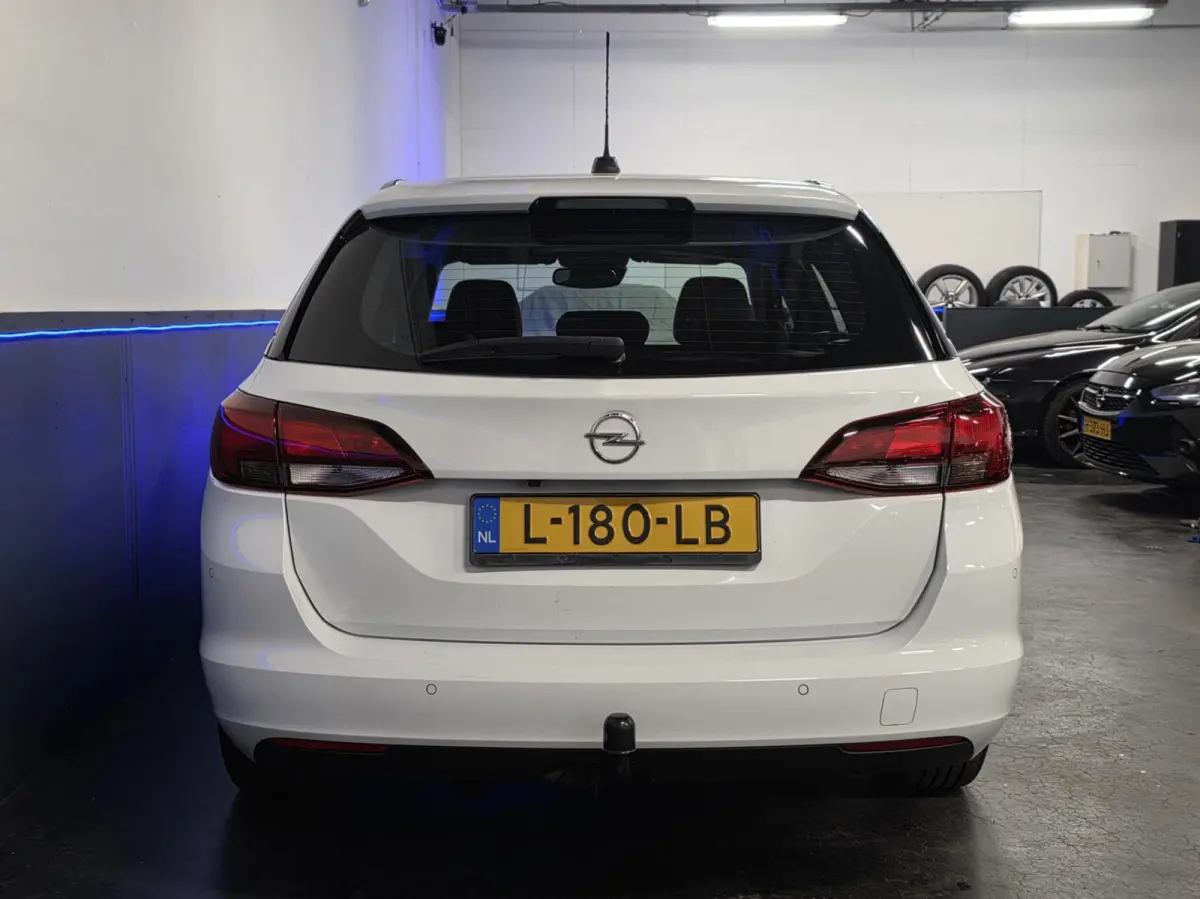1.2 Business Elegance | CarPlay | Camera | Cruise Control | Lane Assist