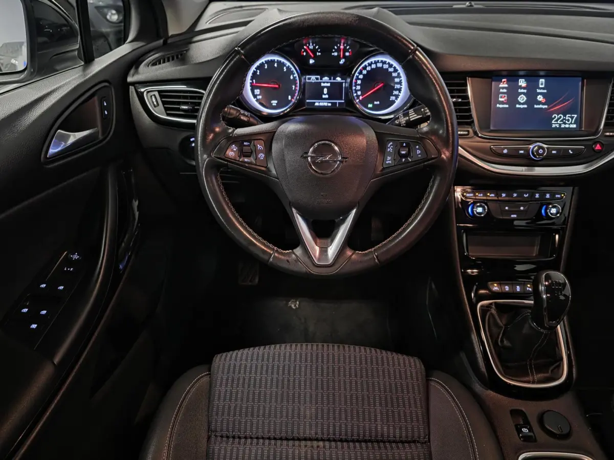 1.2 Business Elegance | CarPlay | Camera | Cruise Control | Lane Assist