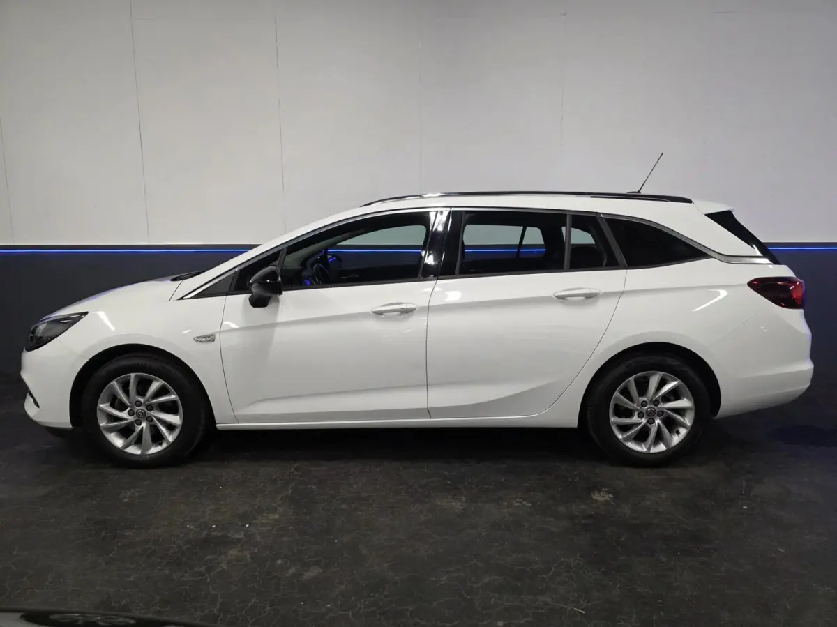 1.2 Business Elegance | CarPlay | Camera | Cruise Control | Lane Assist