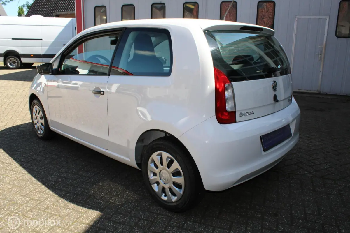 1.0-12V *55KW/75PK* *FACELIFT MODEL* *ACTIVE/AMBITION* *LEDDAGRIJVERLICHTING* *AIRCONDITIONING* *2X IN HOOGTE VERST.VOORSTOEL(EN)* *BOORDCOMP* *CENTR.DEURVERGR.* *ELEK.RAMEN* *STUURBEKR.* *R