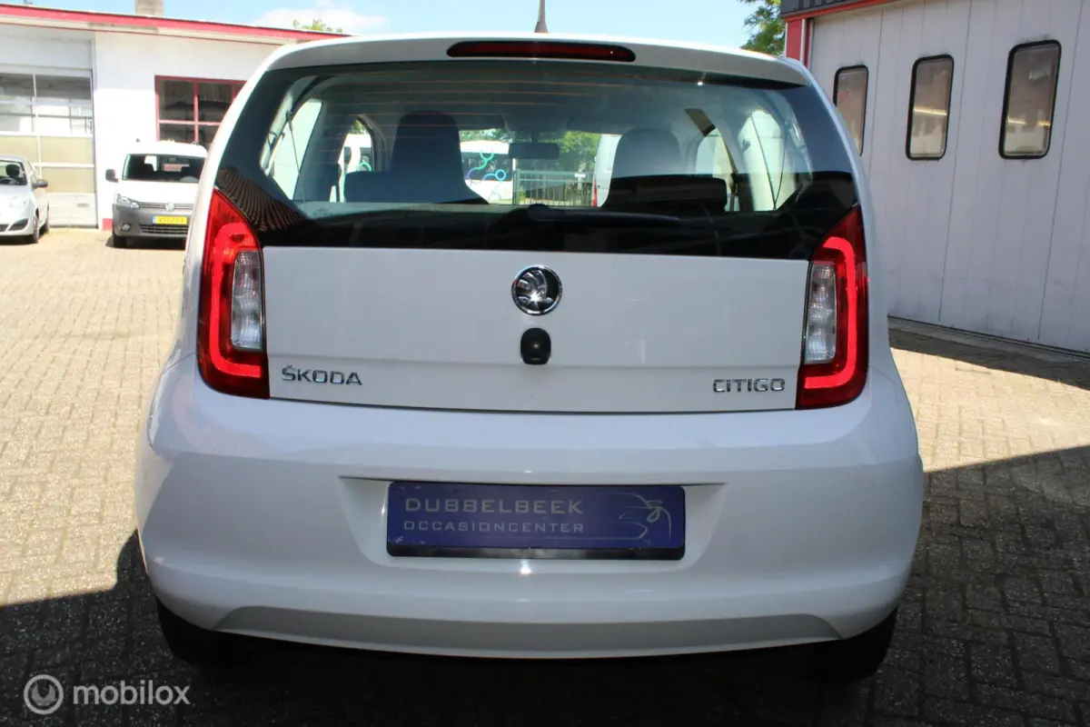 1.0-12V *55KW/75PK* *FACELIFT MODEL* *ACTIVE/AMBITION* *LEDDAGRIJVERLICHTING* *AIRCONDITIONING* *2X IN HOOGTE VERST.VOORSTOEL(EN)* *BOORDCOMP* *CENTR.DEURVERGR.* *ELEK.RAMEN* *STUURBEKR.* *R