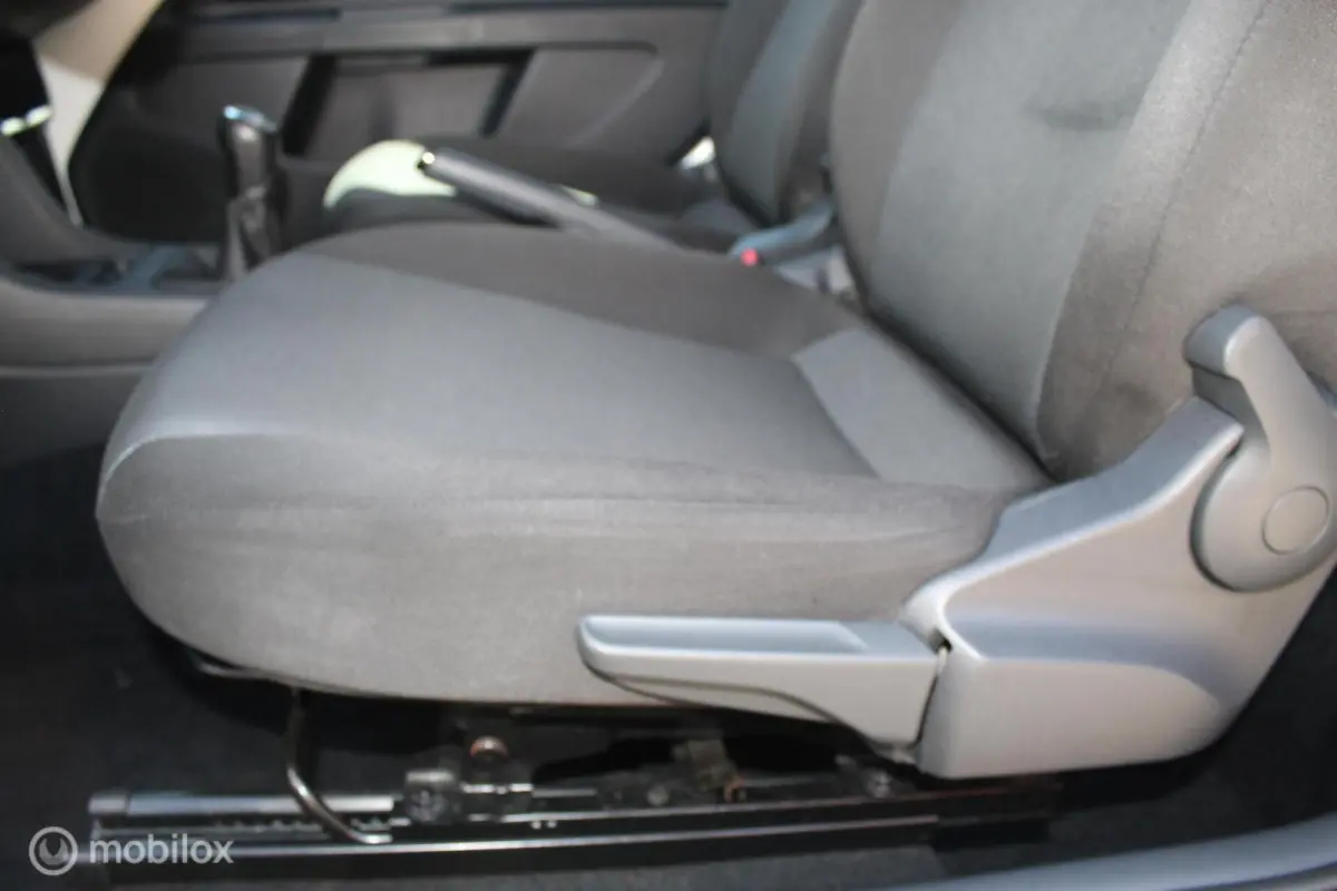 1.0-12V *55KW/75PK* *FACELIFT MODEL* *ACTIVE/AMBITION* *LEDDAGRIJVERLICHTING* *AIRCONDITIONING* *2X IN HOOGTE VERST.VOORSTOEL(EN)* *BOORDCOMP* *CENTR.DEURVERGR.* *ELEK.RAMEN* *STUURBEKR.* *R