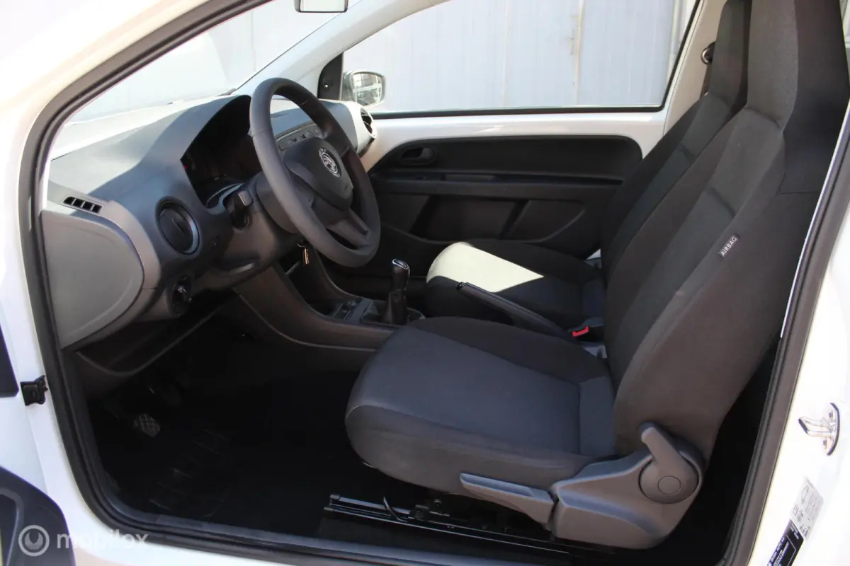 1.0-12V *55KW/75PK* *FACELIFT MODEL* *ACTIVE/AMBITION* *LEDDAGRIJVERLICHTING* *AIRCONDITIONING* *2X IN HOOGTE VERST.VOORSTOEL(EN)* *BOORDCOMP* *CENTR.DEURVERGR.* *ELEK.RAMEN* *STUURBEKR.* *R