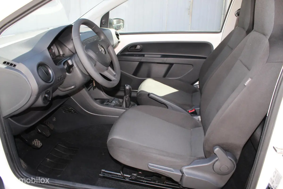 1.0-12V *55KW/75PK* *FACELIFT MODEL* *ACTIVE/AMBITION* *LEDDAGRIJVERLICHTING* *AIRCONDITIONING* *2X IN HOOGTE VERST.VOORSTOEL(EN)* *BOORDCOMP* *CENTR.DEURVERGR.* *ELEK.RAMEN* *STUURBEKR.* *R