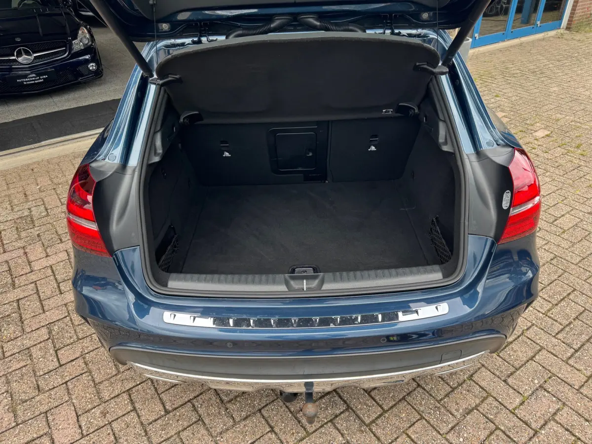 180 AMG Limited 2019 AUT NAVI CLIO