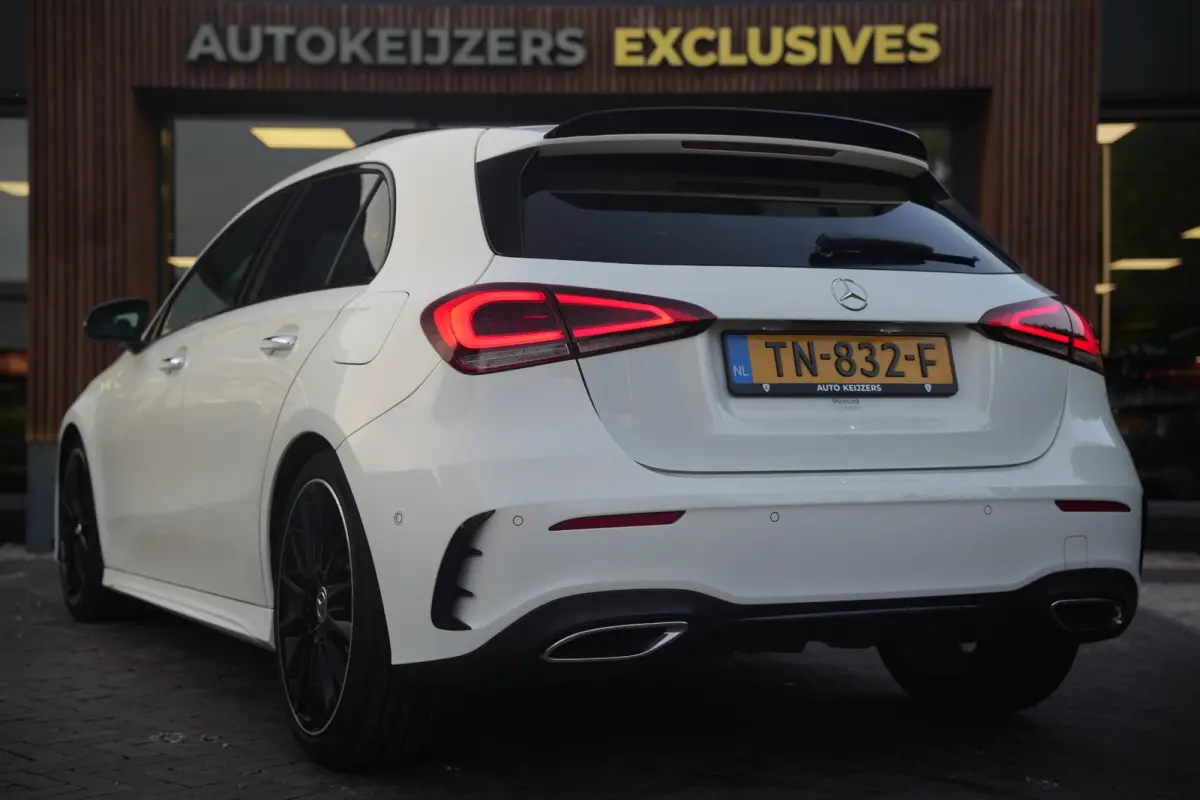 200 Launch Edition Premium Plus AMG panoramadak AMBIENT Apple Carplay Brake assist Camera Multimedia Getint glas 19"L.M. Cruise Navi
