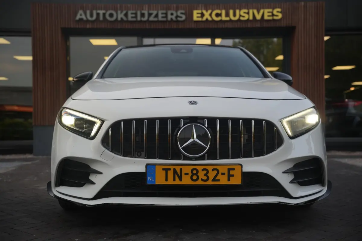 200 Launch Edition Premium Plus AMG panoramadak AMBIENT Apple Carplay Brake assist Camera Multimedia Getint glas 19"L.M. Cruise Navi