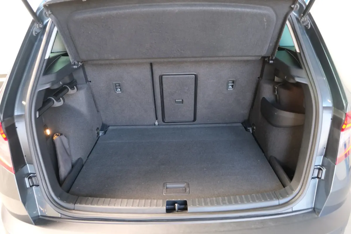 1.0 TSI Style - Airco, Cruise, Navi, PDC, Carplay, Trekhaak.