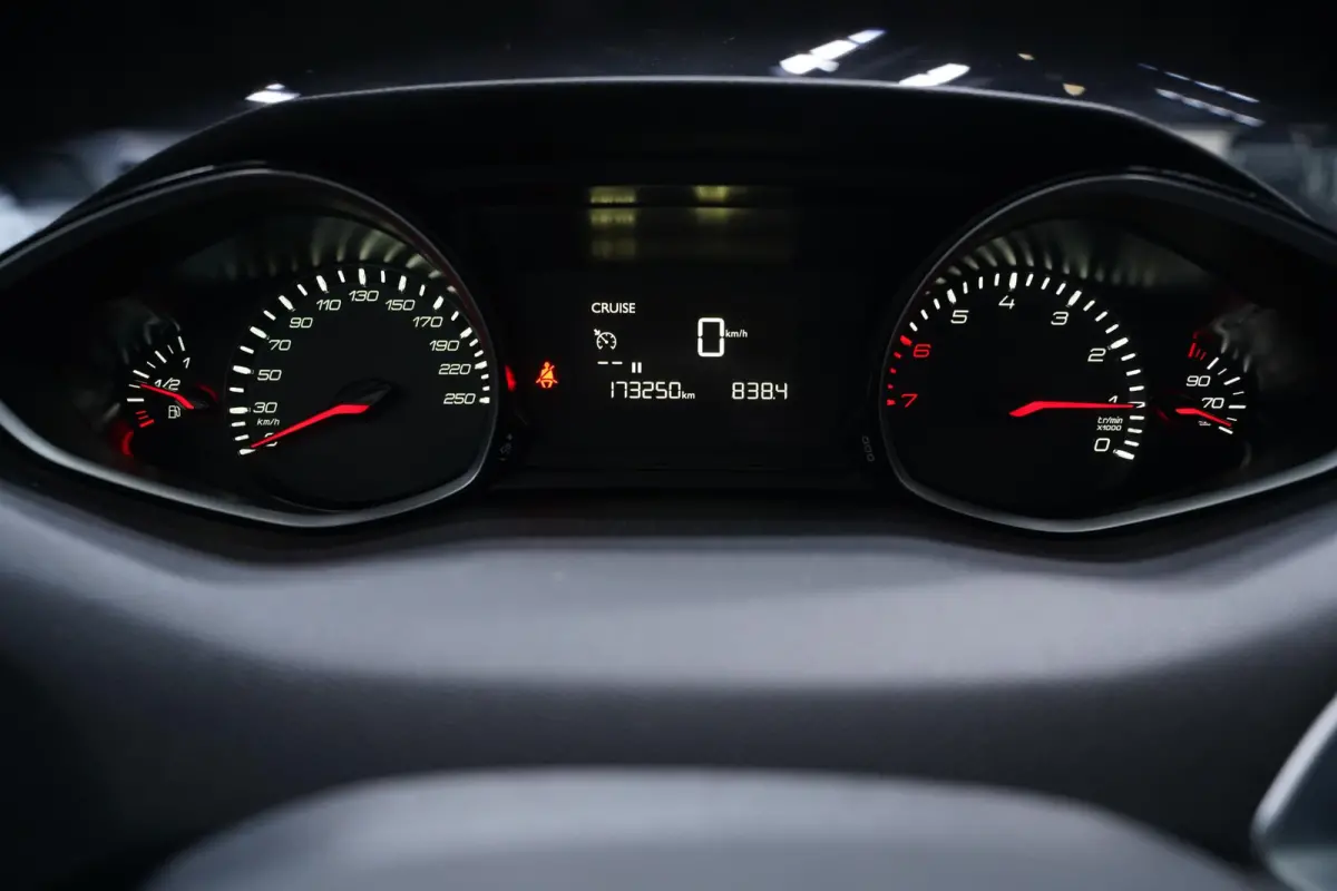 1.2 PureTech Blue Lease Dis.Riem v.v. 122.530 km Navi Clima Apple Carplay Cruise
