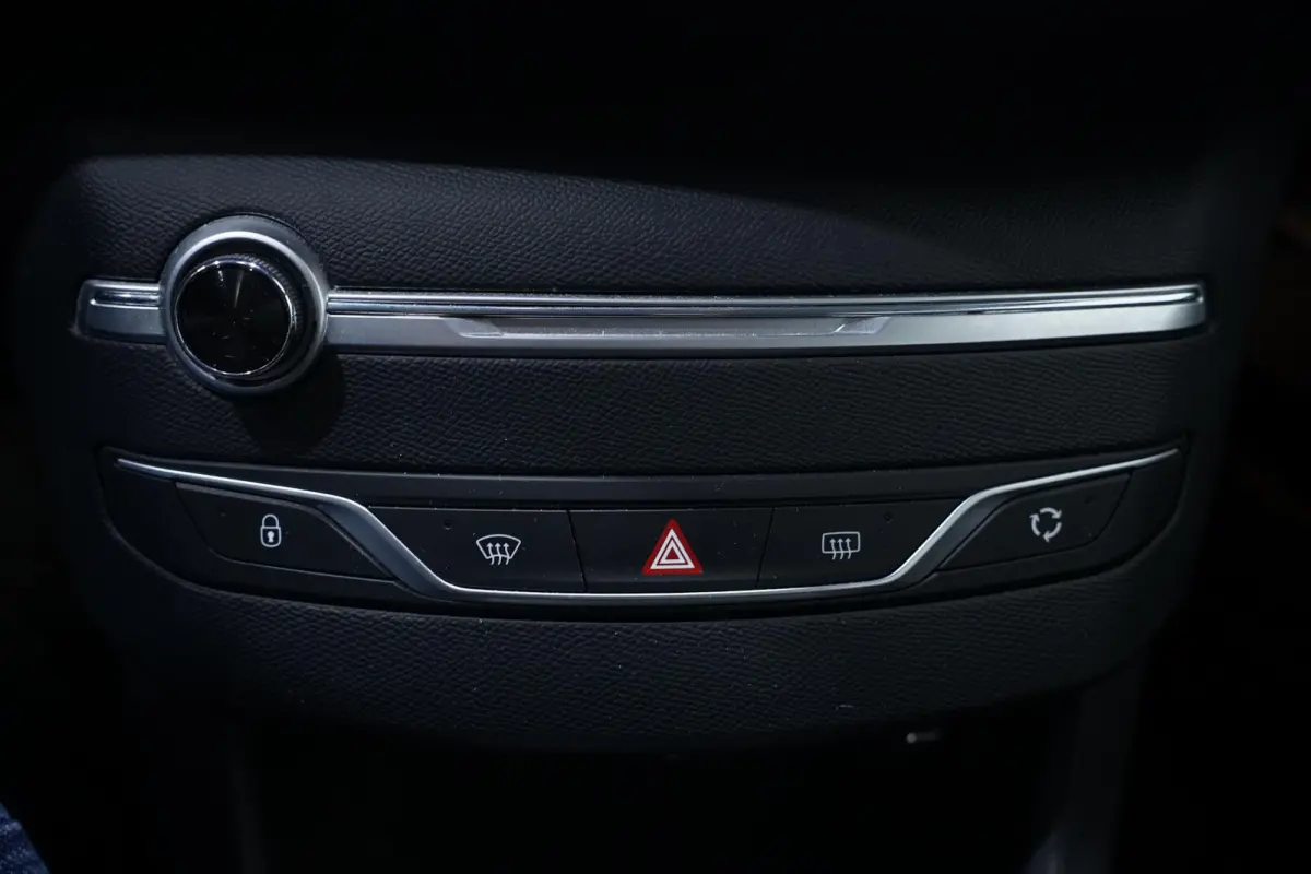 1.2 PureTech Blue Lease Dis.Riem v.v. 122.530 km Navi Clima Apple Carplay Cruise