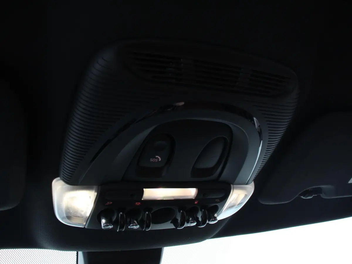 1.5 Cooper PHEV ALL4 Chili Automaat Climate control Adaptieve cruise control HUD Lichtmetalen velgen Navigatie Parkeersensoren Camera Stoelverwarming