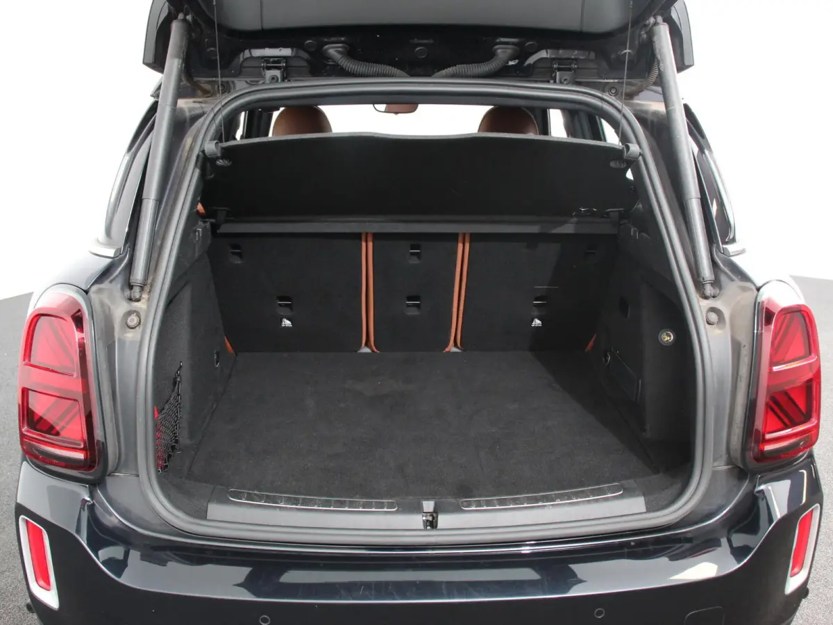 1.5 Cooper PHEV ALL4 Chili Automaat Climate control Adaptieve cruise control HUD Lichtmetalen velgen Navigatie Parkeersensoren Camera Stoelverwarming