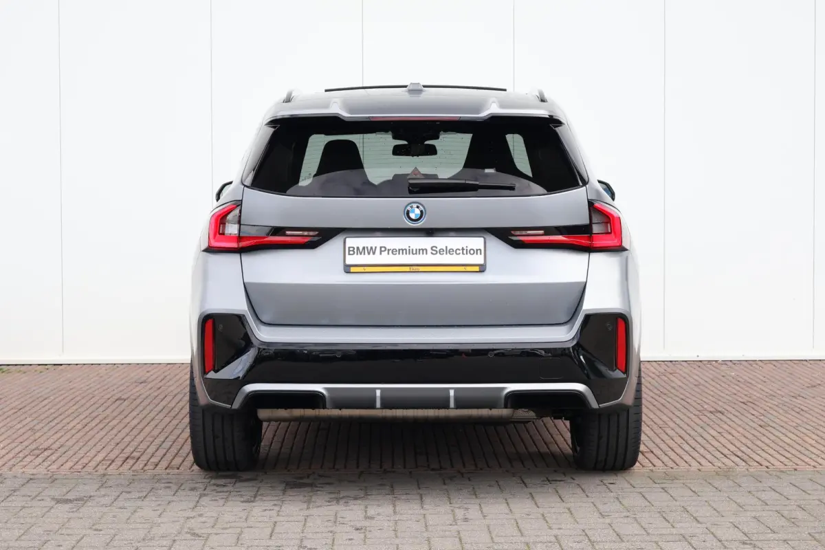 xDrive30e | SoH 100% | Sport Pakket Pro | Pano Dak | M-Sportstoelen | Harman Kardon | Driving Assistant Professional | 20'' LM | Elektr. Verstelbare Voorstoelen | Head-Up |