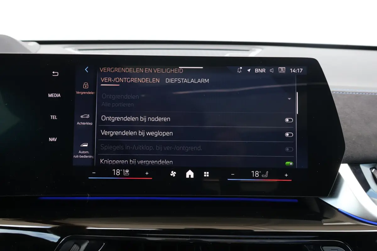 xDrive30e | SoH 100% | Sport Pakket Pro | Pano Dak | M-Sportstoelen | Harman Kardon | Driving Assistant Professional | 20'' LM | Elektr. Verstelbare Voorstoelen | Head-Up |