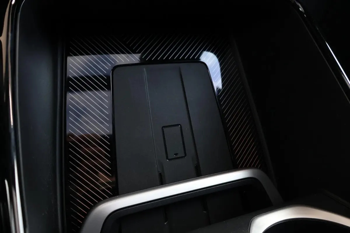 xDrive30e | SoH 100% | Sport Pakket Pro | Pano Dak | M-Sportstoelen | Harman Kardon | Driving Assistant Professional | 20'' LM | Elektr. Verstelbare Voorstoelen | Head-Up |