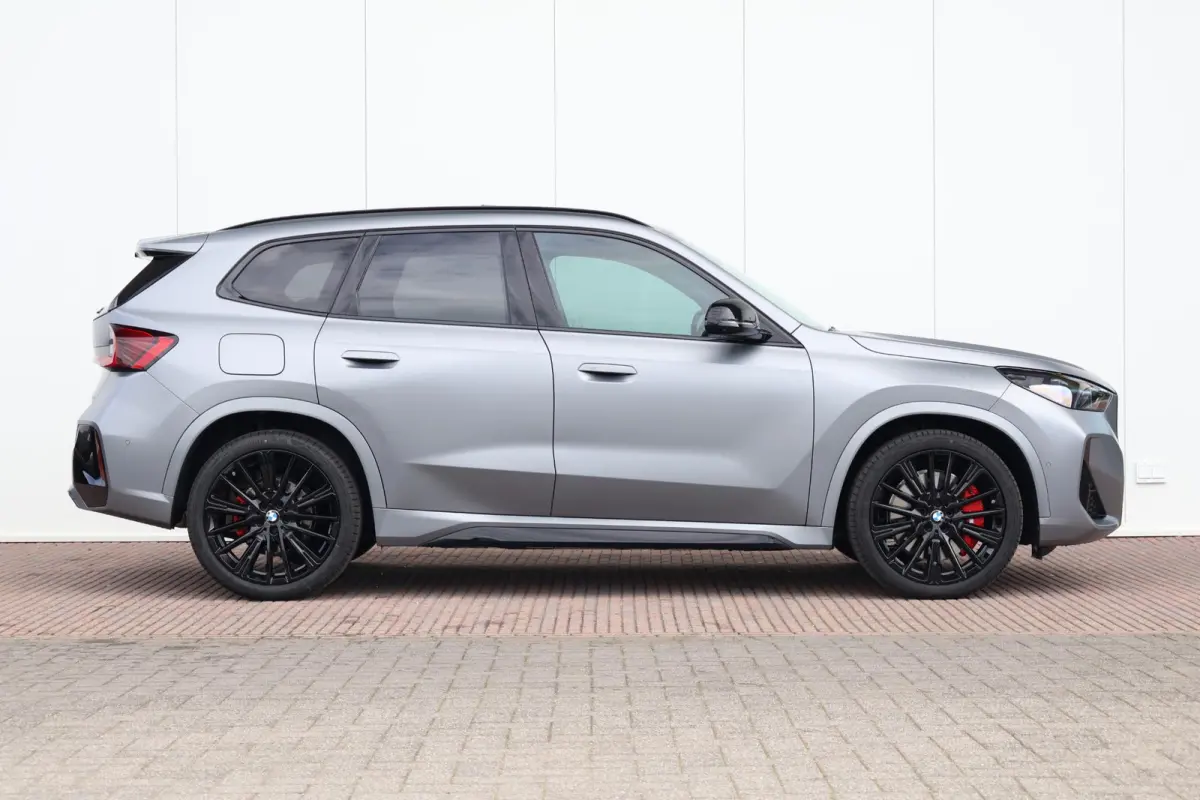 xDrive30e | SoH 100% | Sport Pakket Pro | Pano Dak | M-Sportstoelen | Harman Kardon | Driving Assistant Professional | 20'' LM | Elektr. Verstelbare Voorstoelen | Head-Up |