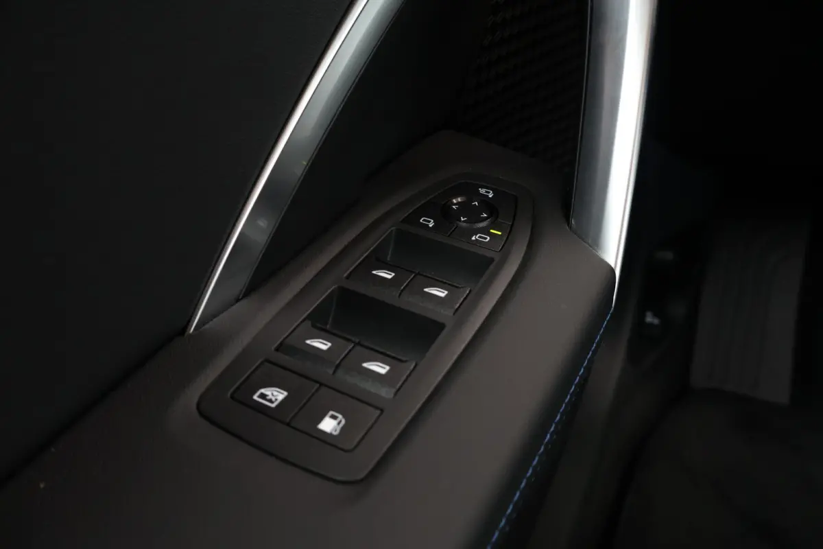 xDrive30e | SoH 100% | Sport Pakket Pro | Pano Dak | M-Sportstoelen | Harman Kardon | Driving Assistant Professional | 20'' LM | Elektr. Verstelbare Voorstoelen | Head-Up |