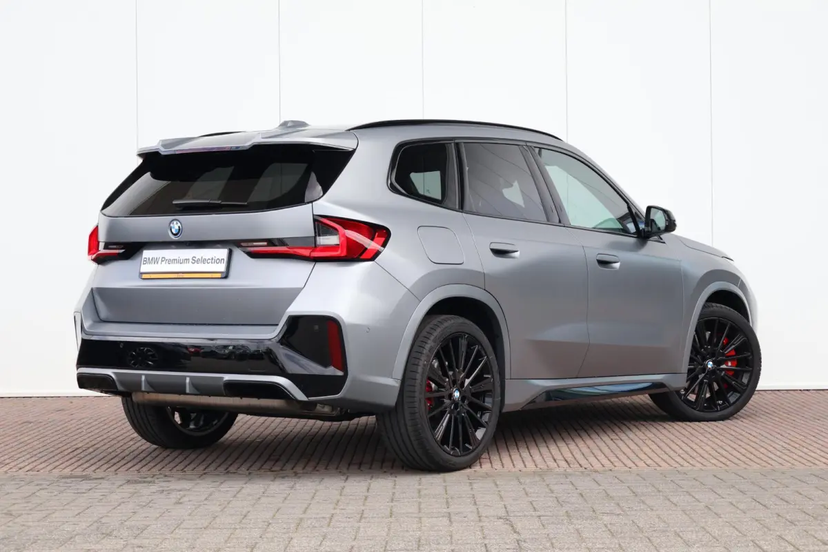 xDrive30e | SoH 100% | Sport Pakket Pro | Pano Dak | M-Sportstoelen | Harman Kardon | Driving Assistant Professional | 20'' LM | Elektr. Verstelbare Voorstoelen | Head-Up |