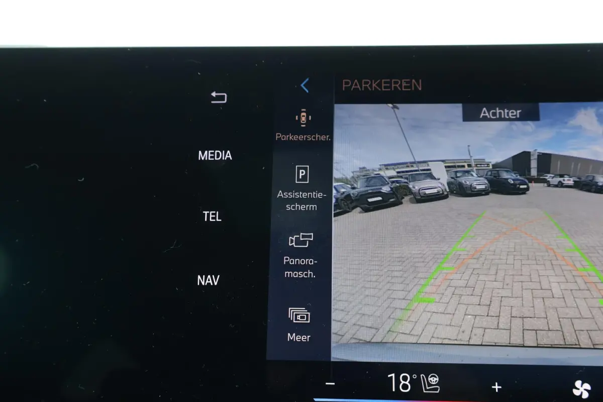 xDrive30e | SoH 100% | Sport Pakket Pro | Pano Dak | M-Sportstoelen | Harman Kardon | Driving Assistant Professional | 20'' LM | Elektr. Verstelbare Voorstoelen | Head-Up |