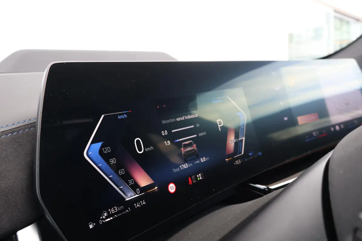 xDrive30e | SoH 100% | Sport Pakket Pro | Pano Dak | M-Sportstoelen | Harman Kardon | Driving Assistant Professional | 20'' LM | Elektr. Verstelbare Voorstoelen | Head-Up |