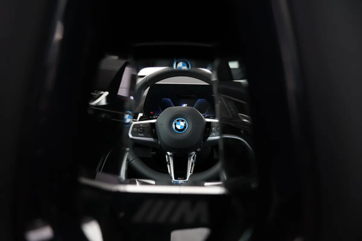 xDrive30e | SoH 100% | Sport Pakket Pro | Pano Dak | M-Sportstoelen | Harman Kardon | Driving Assistant Professional | 20'' LM | Elektr. Verstelbare Voorstoelen | Head-Up |