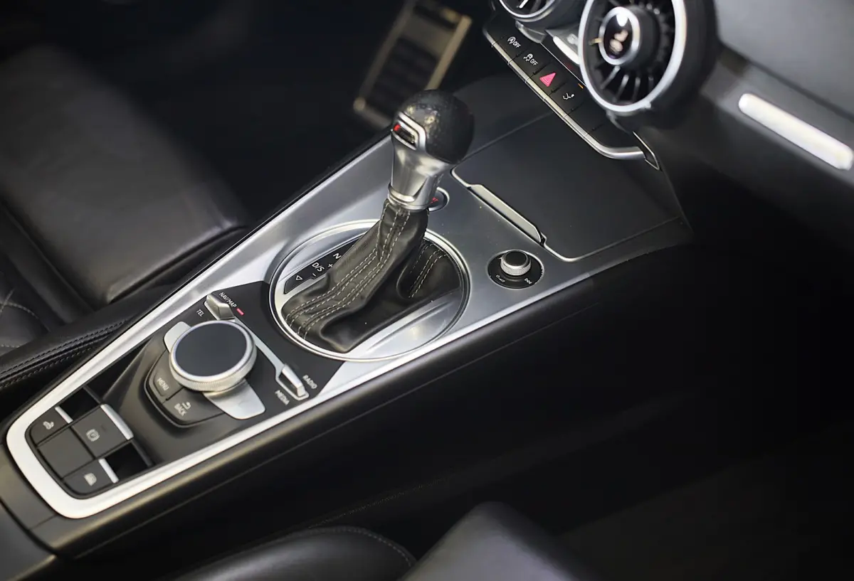 2.0 TFSI Quattro S Line / 230 PK / Virtual Cockpit / AUT / Navi / Camera / Ecc / Elek Pakket / Led / Pdc / 19 Inc