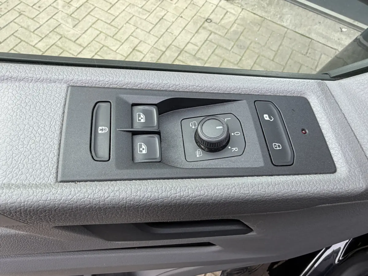 2.0 TDI 110PK Euro 6 L2H1 28 Highline Cruise Control/trekhaak/carplay