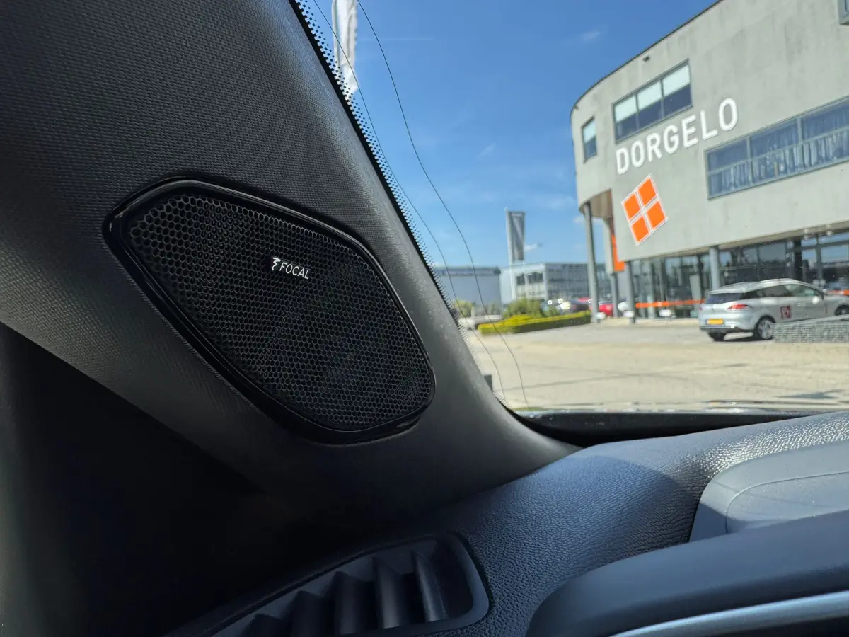 1.2 130PK GT Automaat | Bomvol! | Afneembare Trekhaak | Premium Focal Audio | Alcantara | Panoramadak | | DAB ontvanger | Dakrails | Dimlichten automatisch