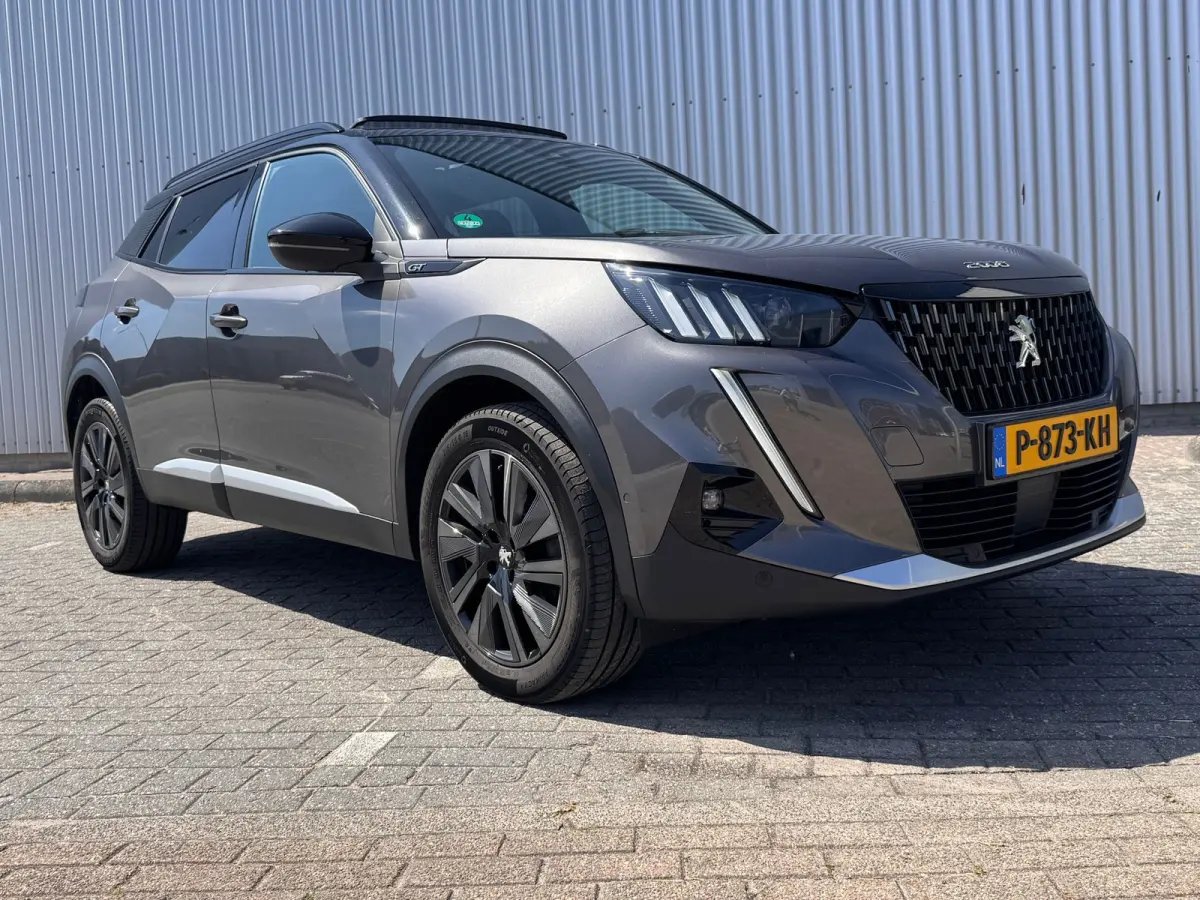 1.2 130PK GT Automaat | Bomvol! | Afneembare Trekhaak | Premium Focal Audio | Alcantara | Panoramadak | | DAB ontvanger | Dakrails | Dimlichten automatisch
